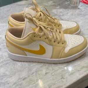 Nike Air Jordan 1 Lows W8.5  worn 1x